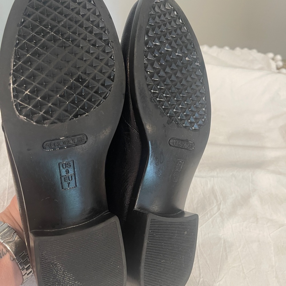 AEROSOLES Black Leather Flats - Picture 3 of 8